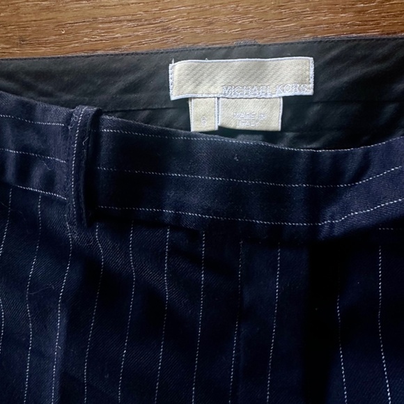Michael Kors Collection Navy Pinstripe Wool Suit – Made in Italy (Size 6) - Picture 4 of 8